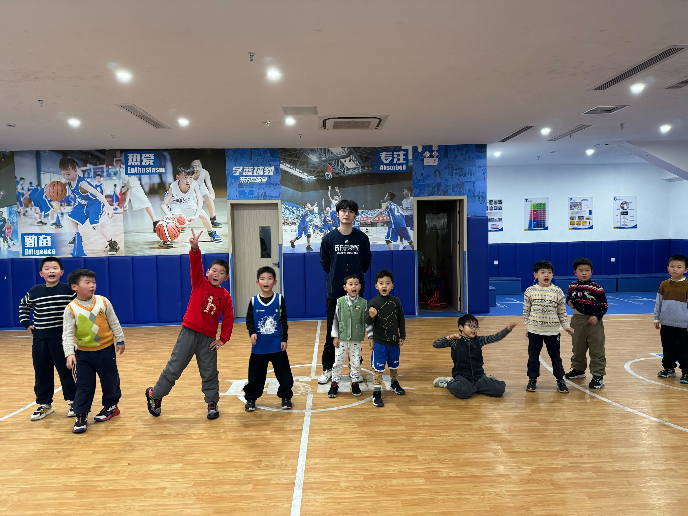 加强青少年体育素质,普及篮球训练课程与讲座 加强青少年体育素质,普及篮球训练课程与讲座