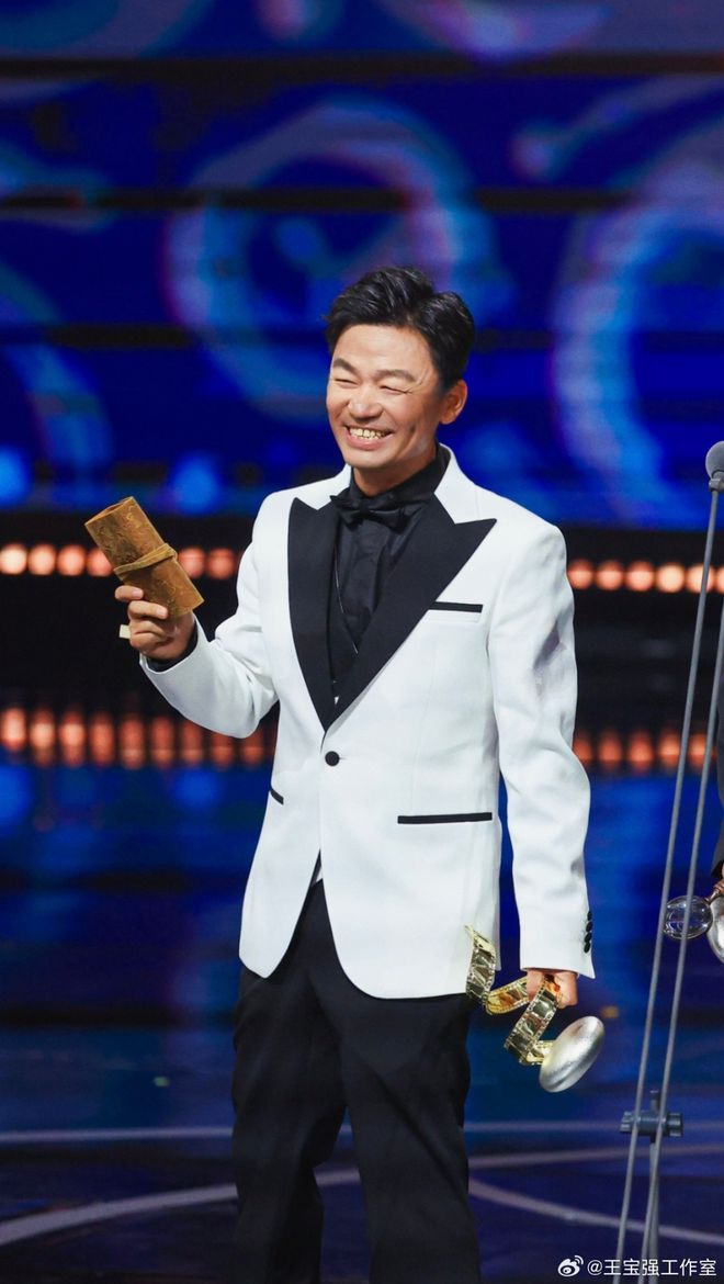 九游jiuyou-精彩瞬间：王强最后时刻投中三分，点亮现场气氛