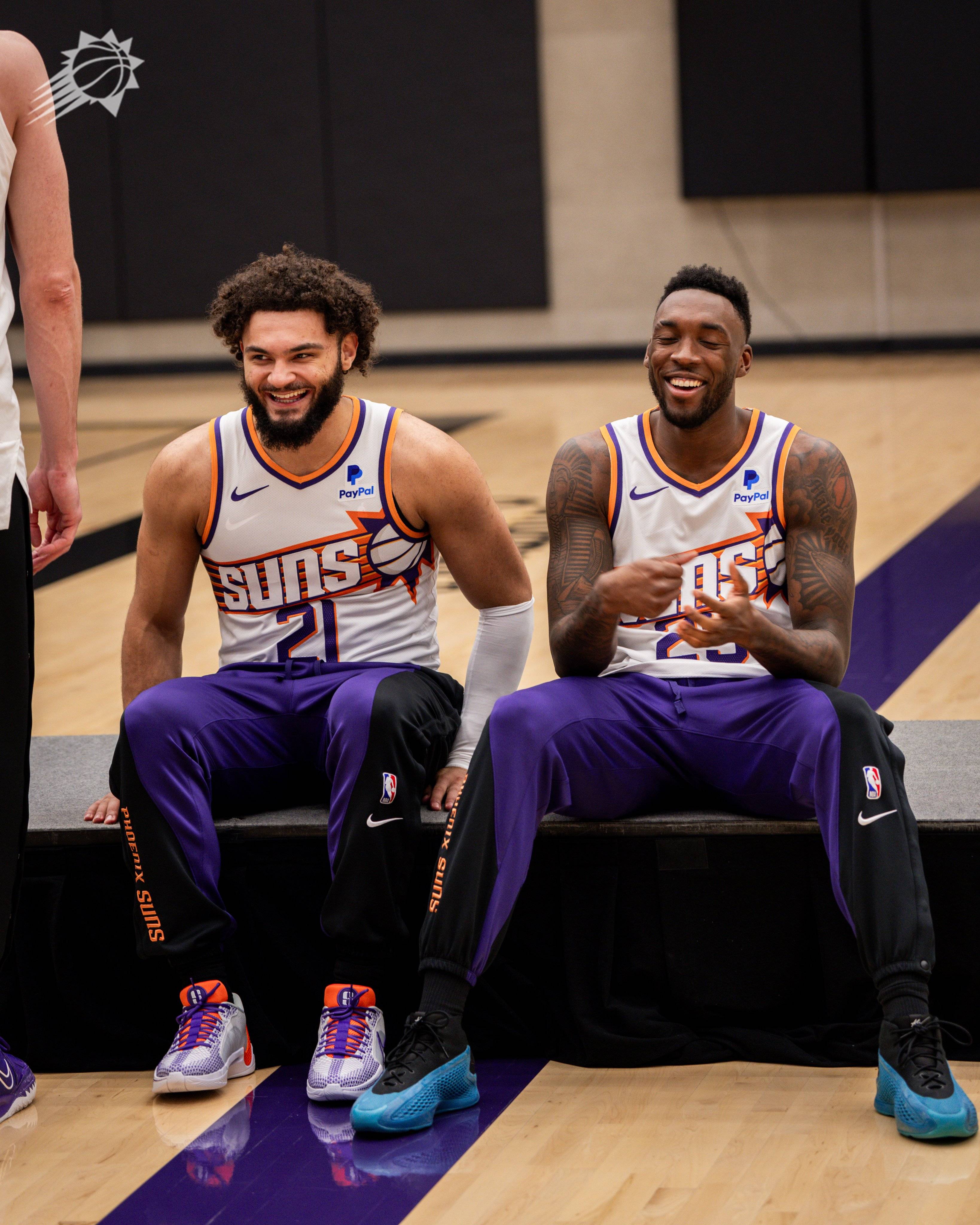 场边花絮：明星球员的日常趣味瞬间的简单介绍