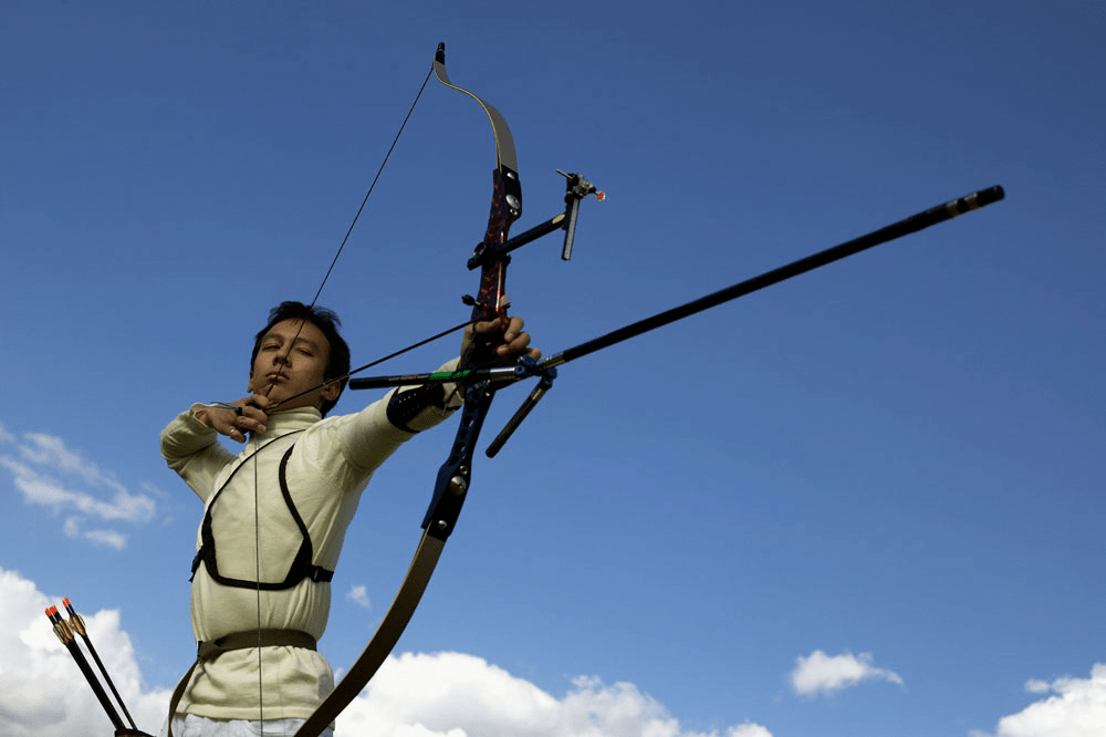 特色山地射箭比赛,乡土文化的运动展现 特色山地射箭比赛,乡土文化的运动展现