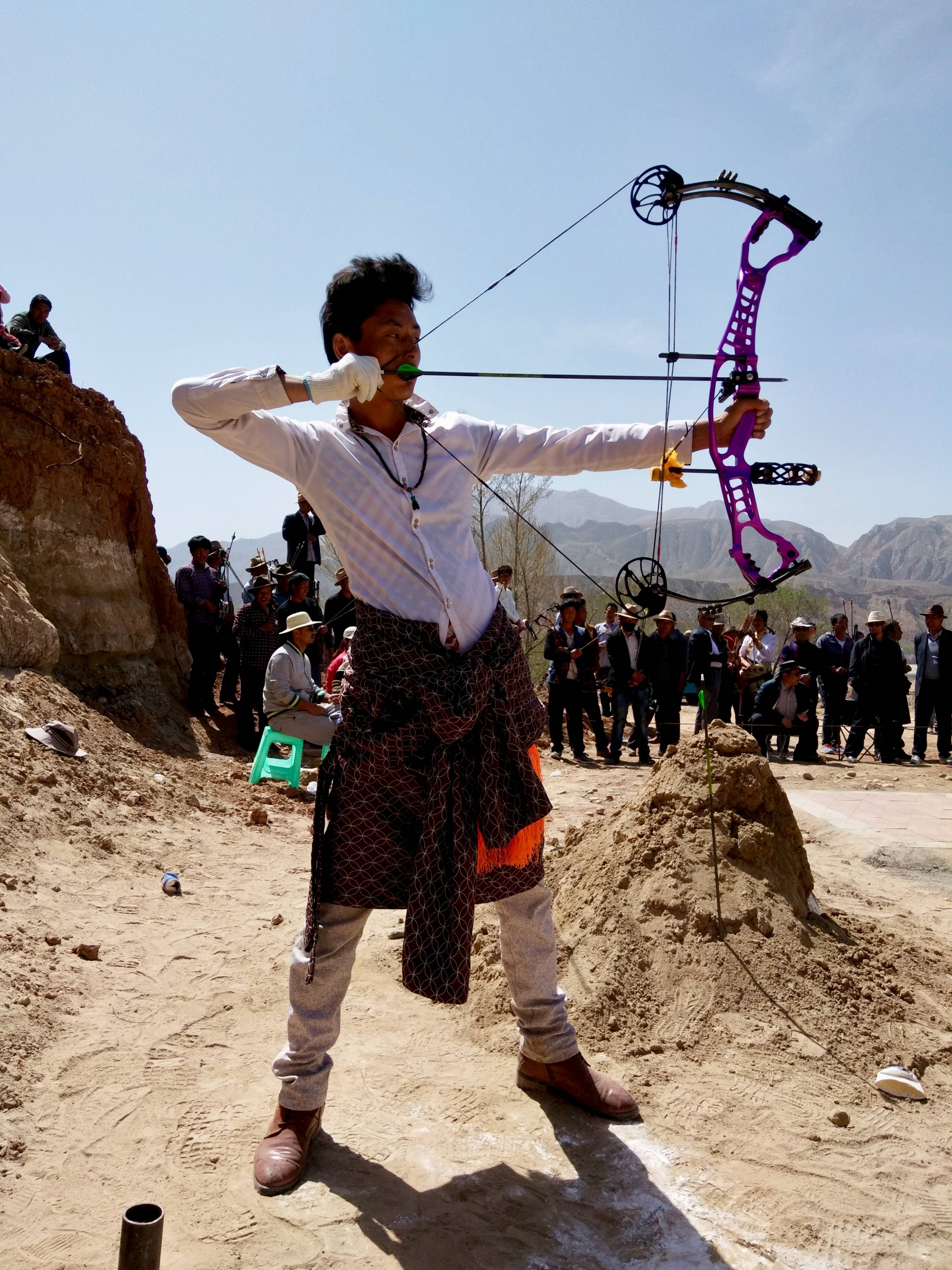 九游电脑版-传统射箭技艺比赛，古老技艺的现代呈现