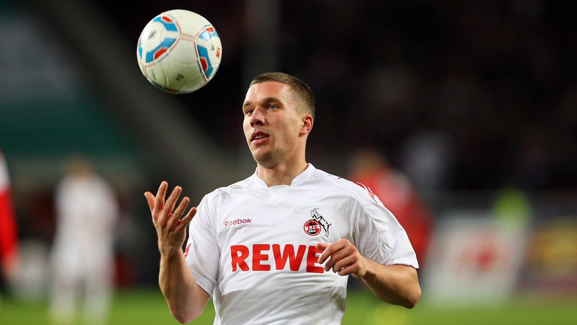 九游在线玩-_体育+艺术展演：视觉与运动的奇幻融合_，视觉运动整合